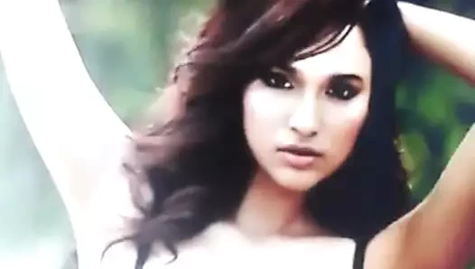 Yardthip Rajpal'a boşalıyor!!!