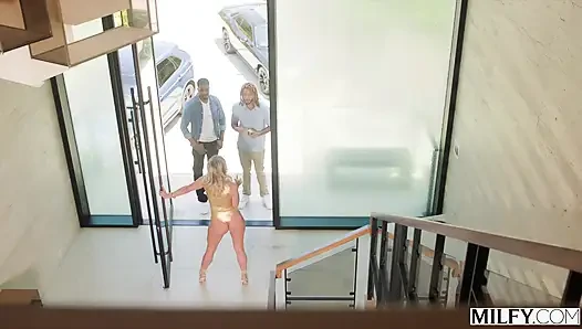 Orta yaşlı seksi yaramaz sarışın ev hanımı Andi Avalon vahşi üçlü grup sekste iki büyük fışkırtıyor