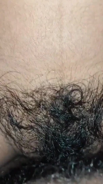 Сногсшибательный момент из "Первый раз трахаю эту маленькую подругу Аарши, часть 2"