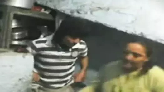 Hint yenge sikme içinde the mutfak