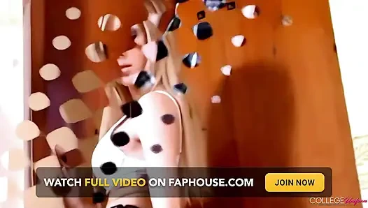 Julia Crown'un yer aldığı kapı