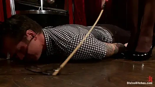 İlahi derecede aşağılayıcı bir melodrama