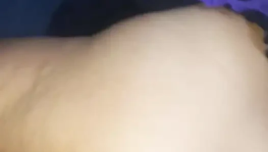 Aldatılan adam karısının onu hamile bırakması için sikişmesine izin veriyor