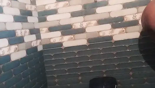 Indian desi bhabhi bathroom chan koreche