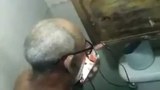 Yaşlı adam mast rubato'yu al