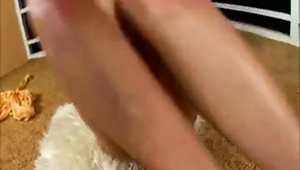 Ayak fetişi sürtme ona etli kedi