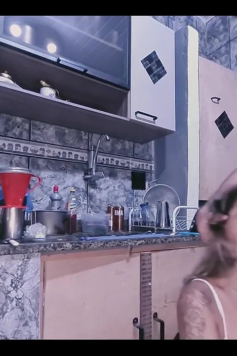 Üvey anne sürtük!