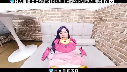 Japon seksi kız, Suzuna Shiraishi, sanal gerçeklikte sikiliyor.