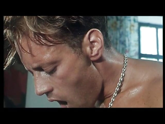 Rocco Siffredi ve Moana Pozzi çarpıcı bir dörtlü seks yapıyor