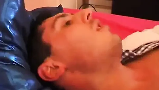 Ağızda büyük bir boşalma ile biten bir tıbbi muayene!