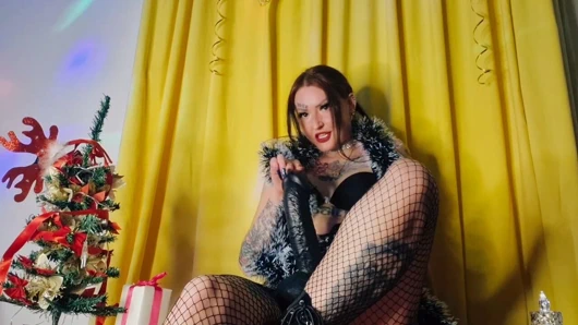 Bu büyük takma yarak küçük penisini aşağılaman için. 31 talimatı ve 31 talimatı görevleri