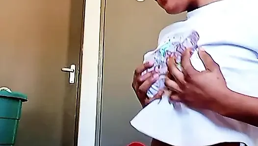 Seksi dans seni sevdiğim günün tadını çıkarıyor