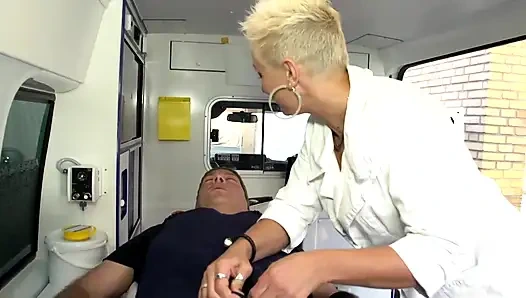 Ambulansta olgun aşk