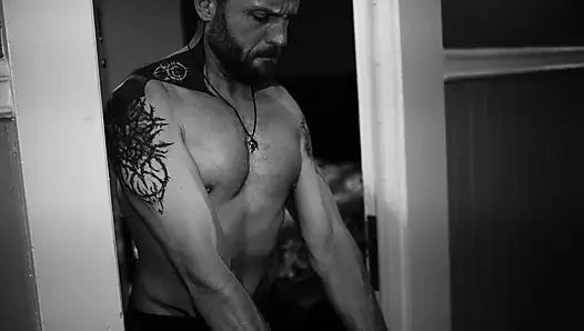 Spor çantadaki fit ateşli evli kadın bir yabancının otel odasına teslim edildi - "liste" için fragman (erotik sanat filmi)