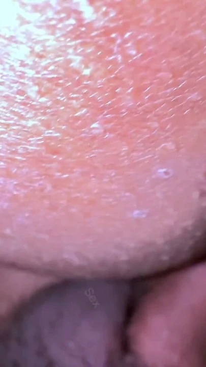 Yeni evli seksi büyük kıçlı 20 yaşındaki karı kocasını aldatıyor ve koca ofisteyken eski erkek arkadaşıyla seks yapıyor | Klip 2