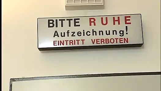 Kızıl saçlı sekreterle röportaj