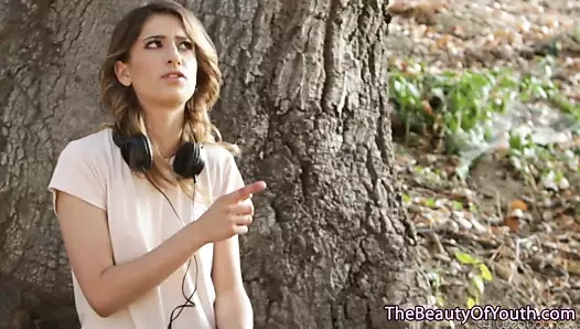 Les babe grinds dyke pussy in sapphic couple