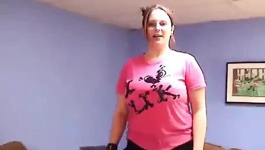 Açık tenli beyaz inek kızlarla lezbiyen üçlü seks