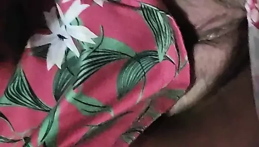 Orta yaşlı seksi kadın aç