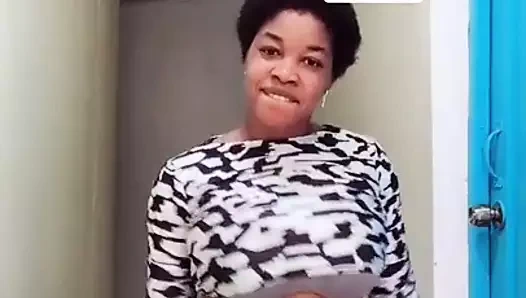 Une bonne salope en mini jupe