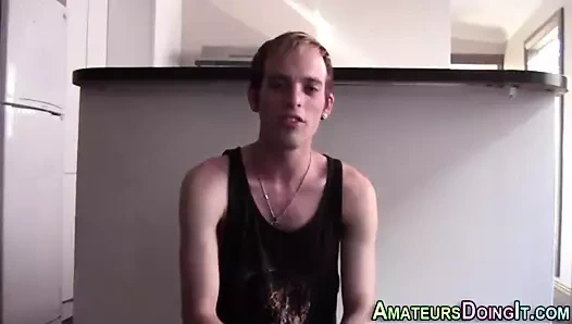 amatör twink boşalan pov