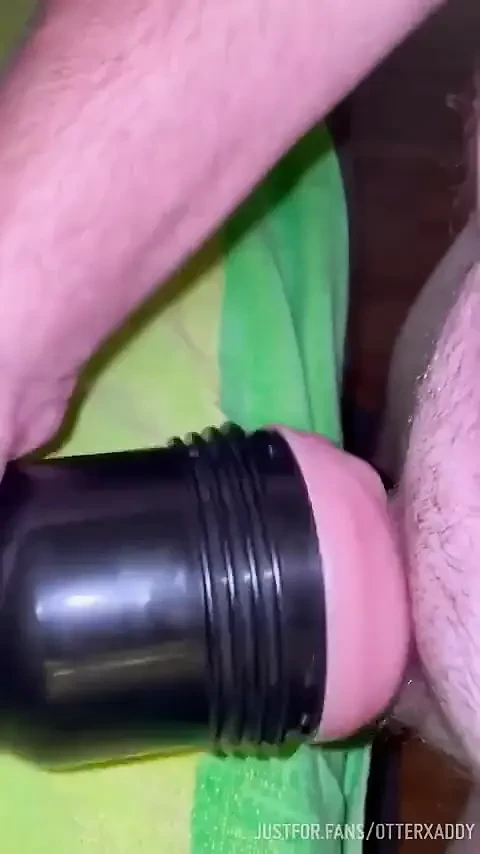 Sikiş dayanıklı fleshlight pully ve zamanında çekemiyor