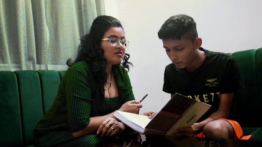 BIR ÖĞRENCI VE SEKSI BAYAN ÖĞRETMENININ YARAMAZ BIR HIKAYESI, TAM FILM