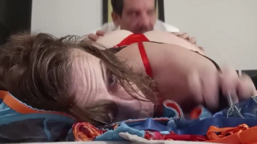 001 - kırmızı saten iç çamaşırımla (sutyen, tanga, jartiyer kemeri) beni sik ve siyah saten sıkı elbisemle tıkalı