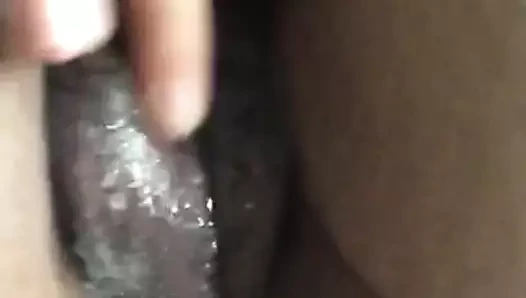 Asyalı sürtük külotlu çorap ıslatıyor