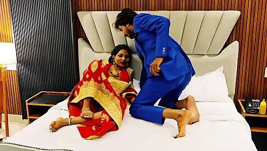 Lal pari jesi hot hardcore lady bathroom m mili uske sath sex karne ke leye bat hui phle wo na bolrhi thii fir usne soft sex karne ke leye k