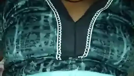 Bhabhi ko bahut kartı huwa pati dabai beni