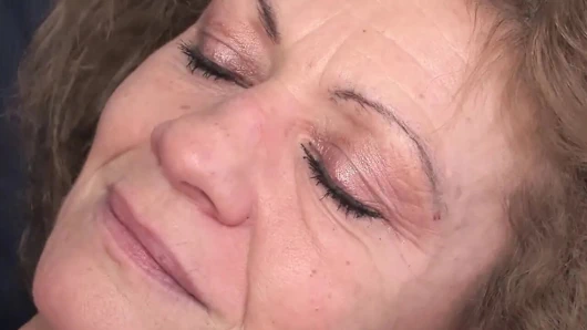 85 yaşında büyükanne ilk anal seks