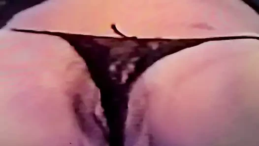 Sıcak iç çamaşırı ve seksi külot içinde kedi yaymak – amerikan milf porno