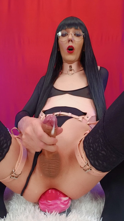 Götümde dildoyla boşalıyorum