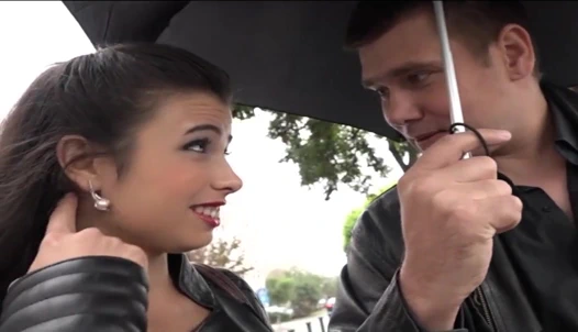 Sıcak esmer mira ve kocası aldatmak bir durum deneyin