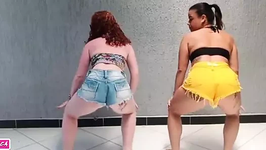 Esmer ve albino kuyruk sallanan sıcak dans funk dört çıplak ve azgın