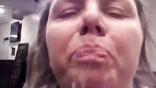 Uzun saçlı sürtük. berbat. bbc. ve alır. ağzına boşalmak