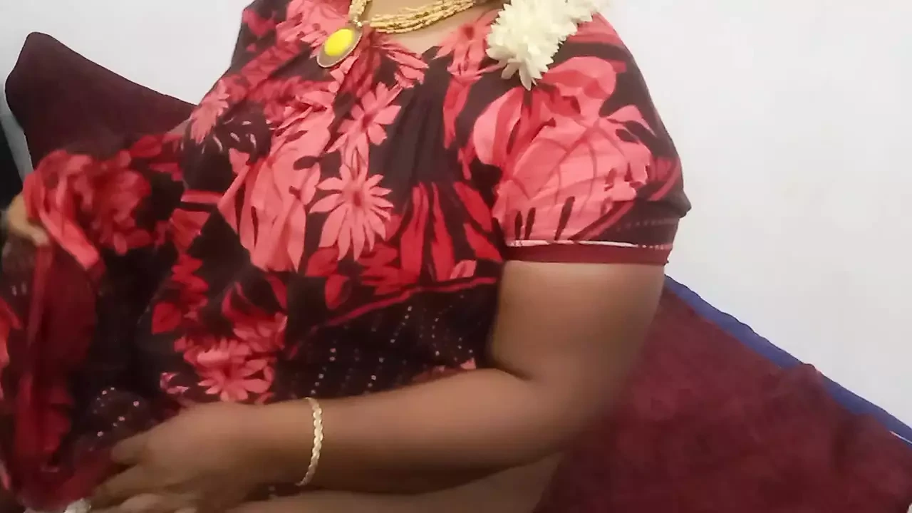 Premium Tami Beautiful Busty Hot Big Boobs Aunty Asian Porn Feat Santhi By Faphouse (Full Video) - London Special