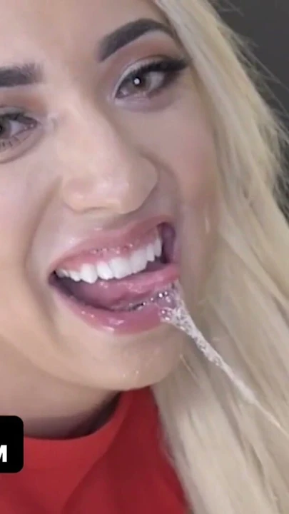 Teamskeet - dudaklarının arasında sik olmasını seven ve derin boğazlanan en seksi hatunlar | Klip 2