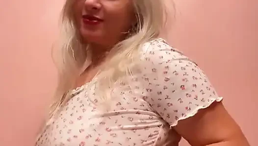 Bu küçük dansı banyoda buldum video