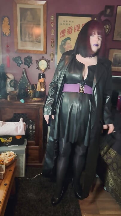 Smoking Mature, Tina Snua Smoking A Cigarette In A Full Length Leather Coat - Smoker