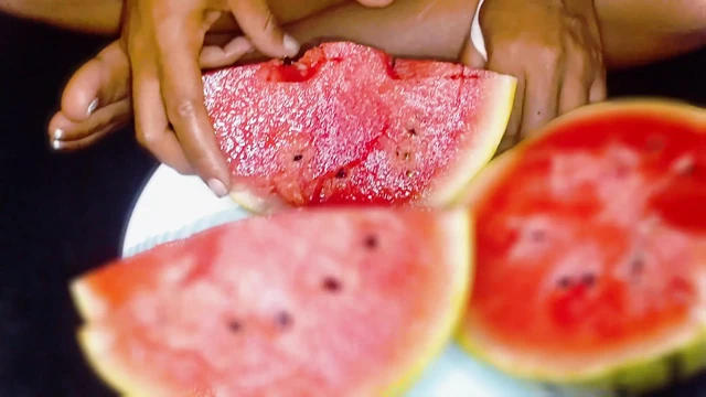 PERULU MEME KOLTUK ALTı YALAMA KARPUZLU SÜRTÜK RAHIBE