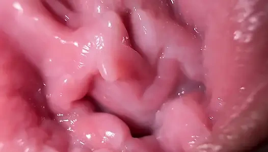 Yakın çekim geniş amcık yayma ve edepsiz konuşma, seksi mia seninle boşalmak istiyor