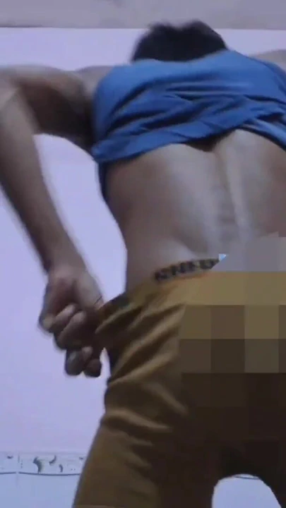 "Kız arkadaş ko okulu se sidha lodge leke aiya tam video" dan büyüleyici an