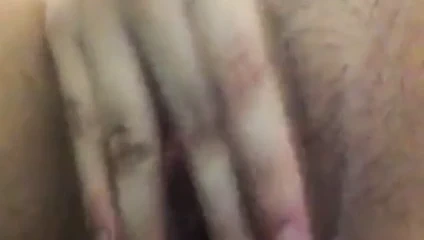 encore un qui se caresse pour son mec