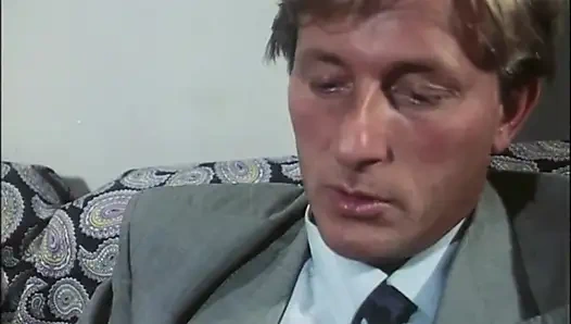 Herkesle Sikişiyor Ama Boşalamıyor