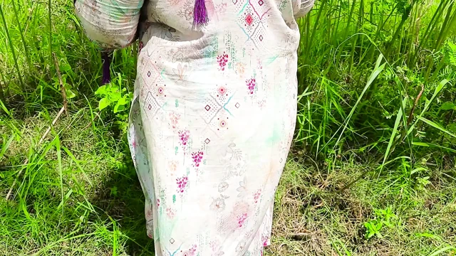 I licked and swelled up the village girl's pussy, and fucked her really hard.