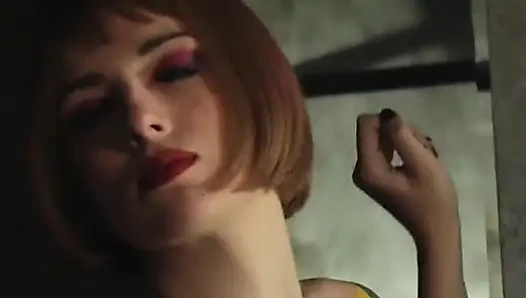 Seksi dominatrix adamın götünü tokatlıyor ve yarağını ve taşaklarını bağlııyor