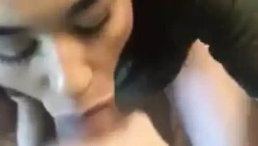 Benim cum yutma ile biter güzel bir oral seks