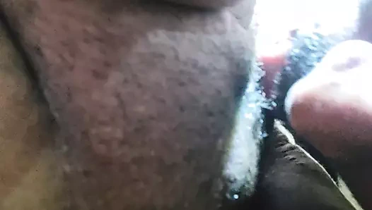 Islak amcığımı yiyorum